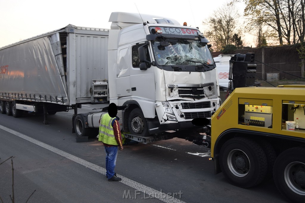 VU LKW A 4 Rich Aachen hinter Rodenkirchener Bruecke P40.JPG - Miklos Laubert